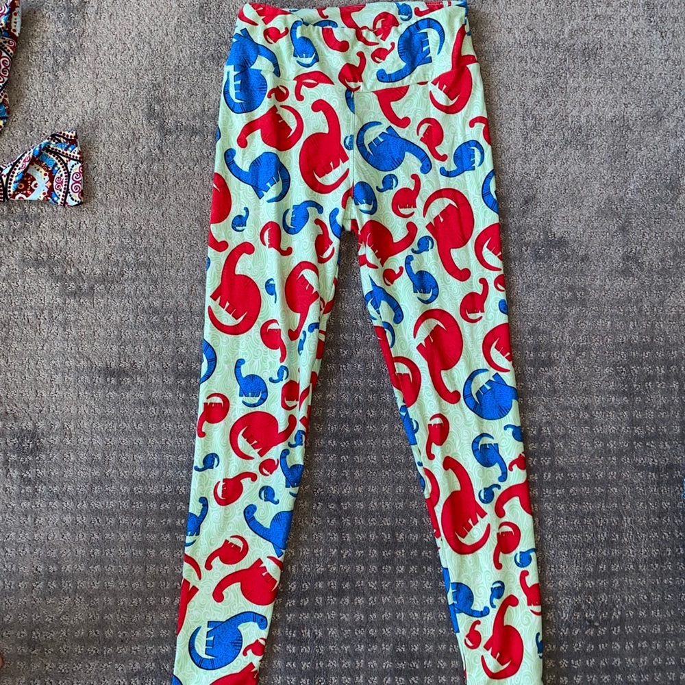 Beautiful buttery soft LuLaRoe leggings!